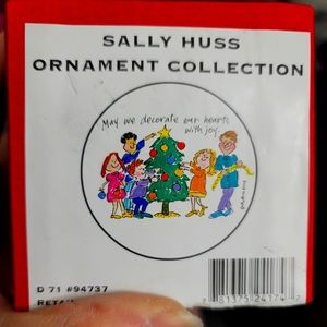 *VTG*  2003 Sally Huss glass ornament with little red box.  (743)